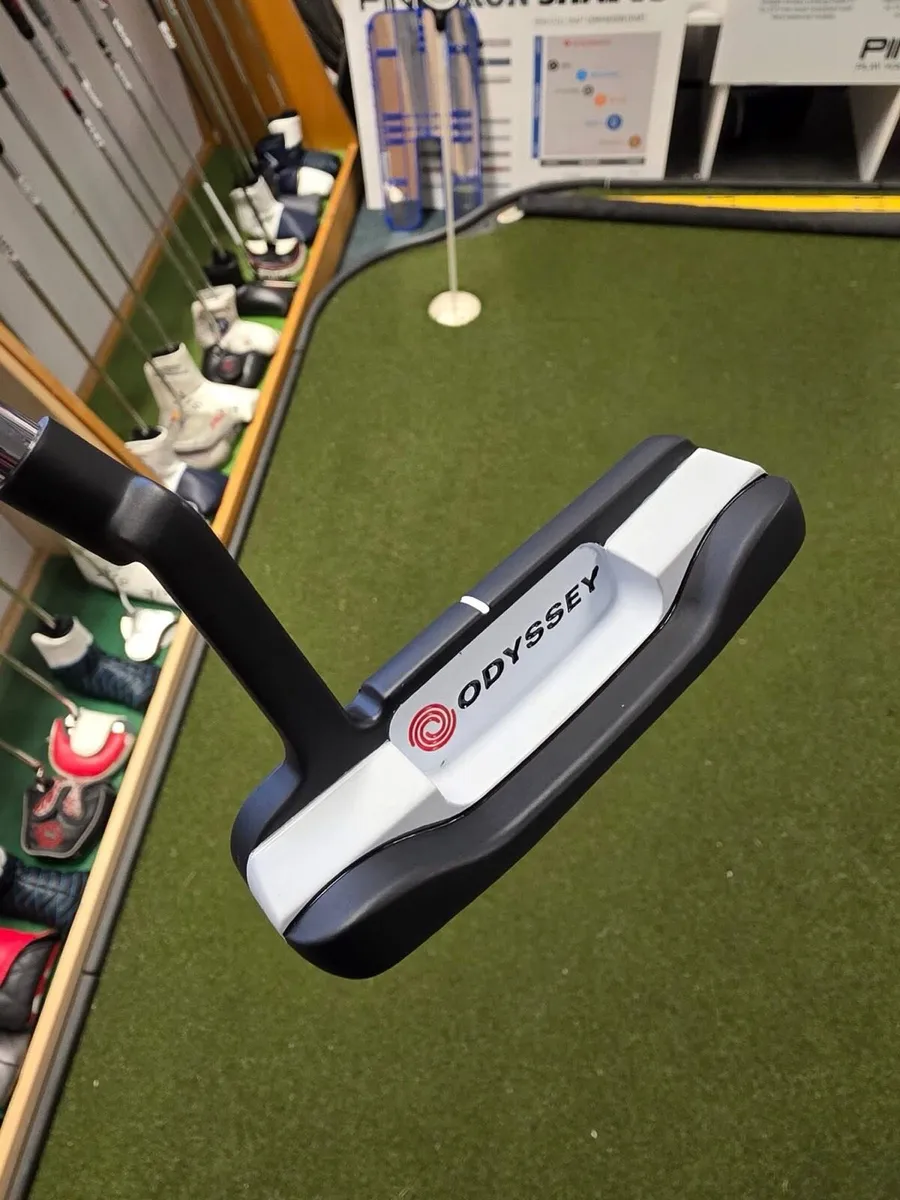 Like New Odyssey White Hot Versa Putter - Image 2
