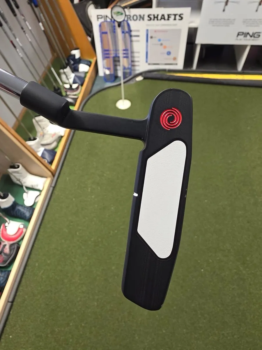 Like New Odyssey White Hot Versa Putter - Image 3
