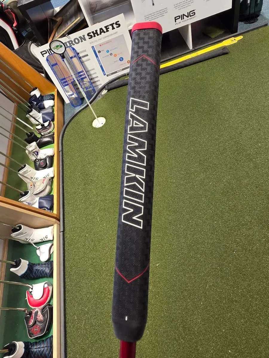Like New Odyssey White Hot Versa Putter - Image 4