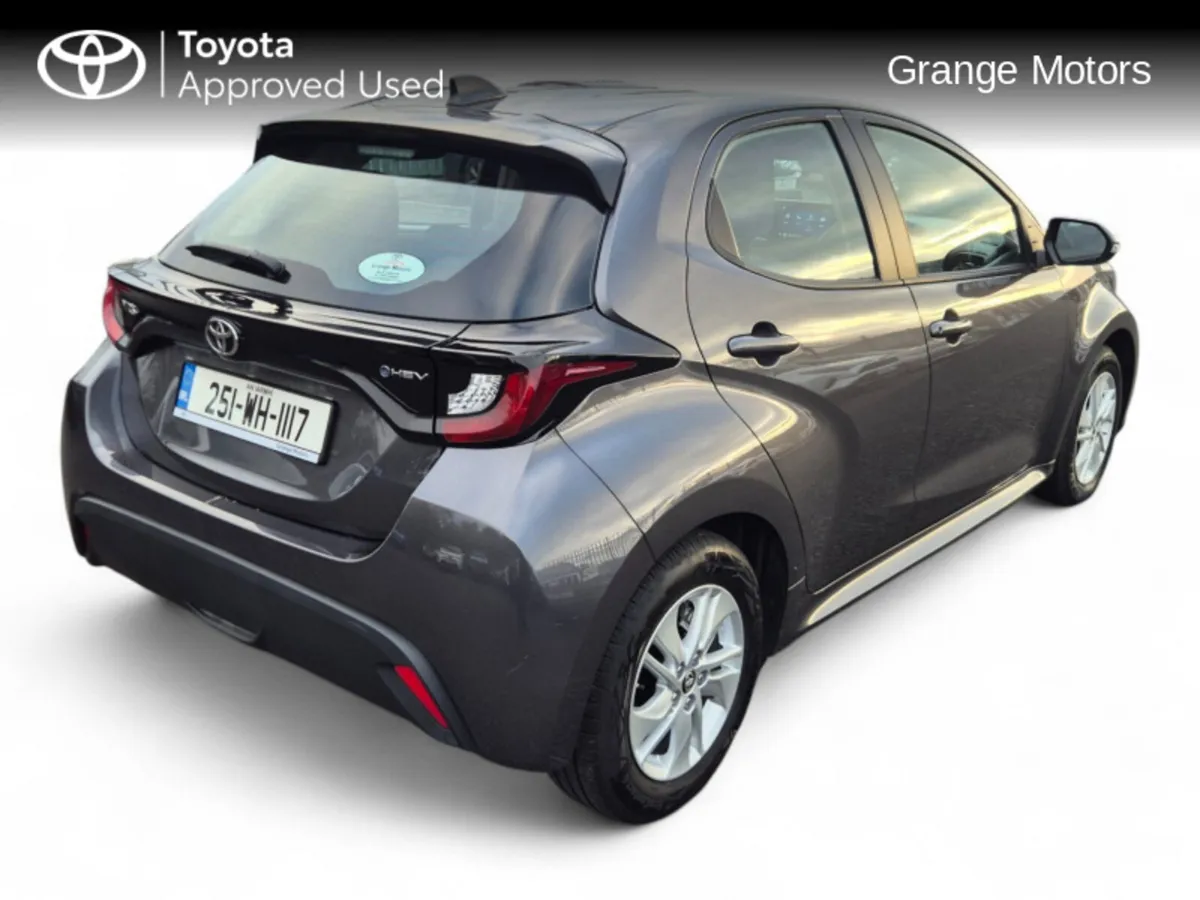 Toyota Yaris 1.5 HYBRID LUNA 5DR - Image 3