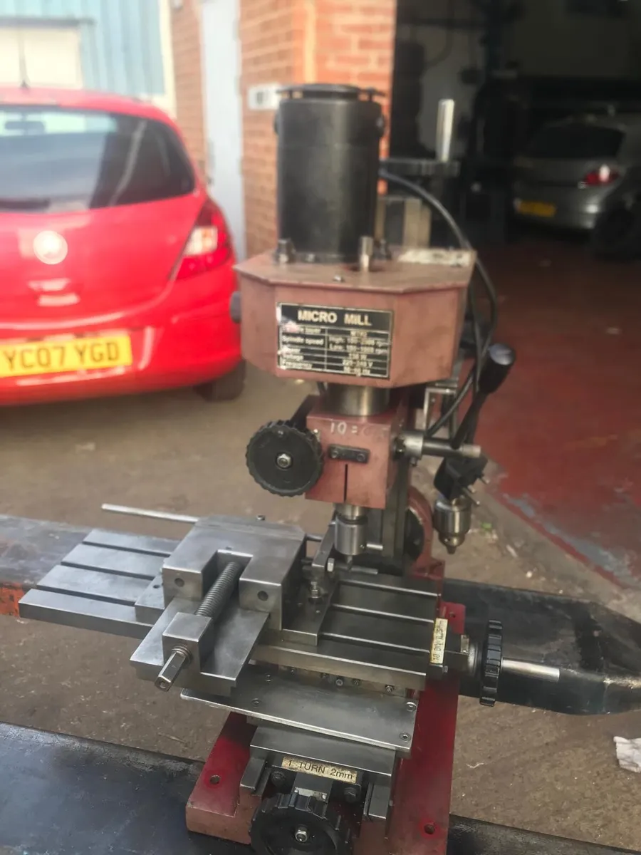 Bench micro milling machine with tooling - Image 1