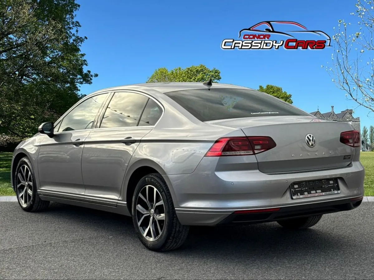 Volkswagen Passat SEL TDI DSG *FULL LEATHER* - Image 3