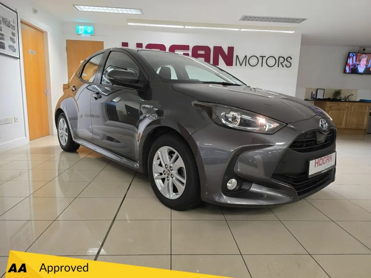 Toyota Yaris Hybrid Luna Automatic - Image 1