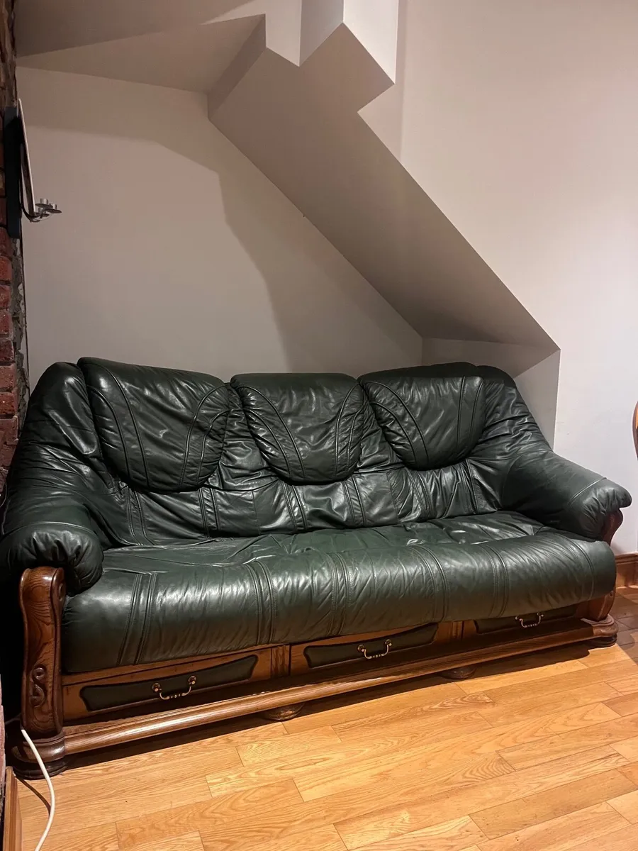 Couch and armchairs - Image 1