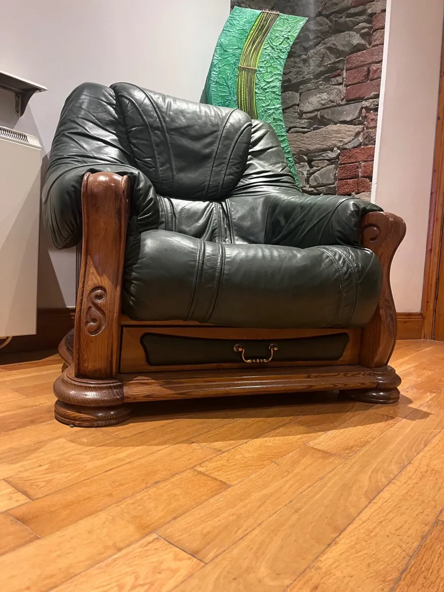 Couch and armchairs - Image 2