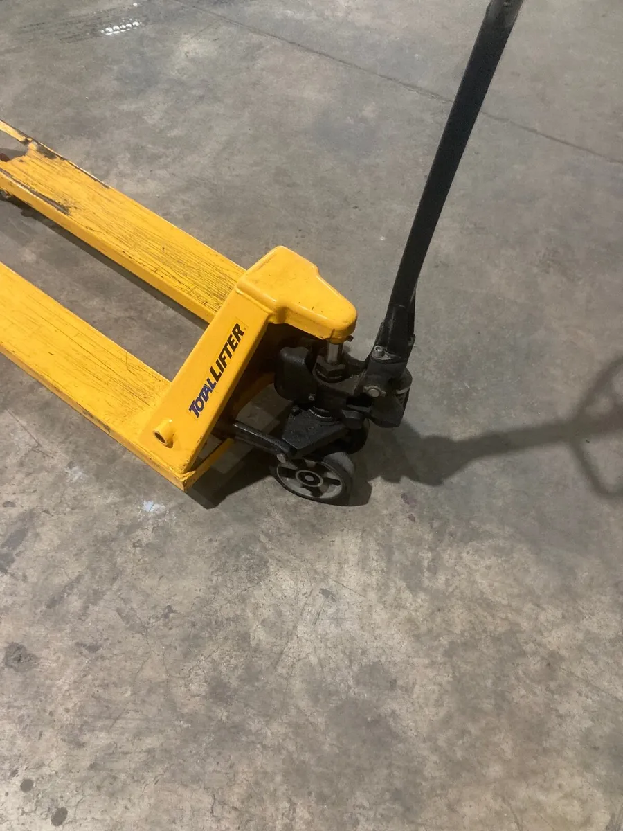 Pallet trucks - Image 1