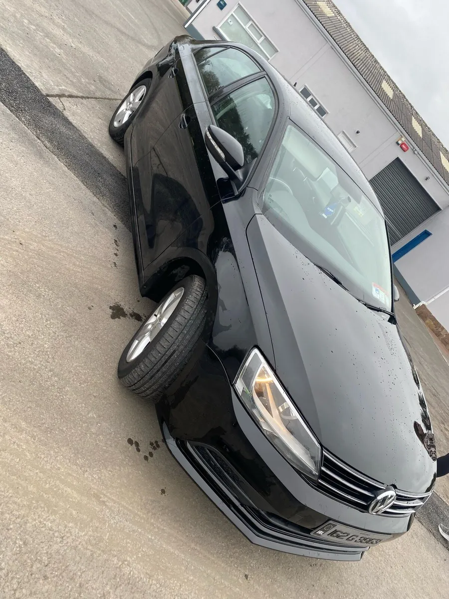 VW JETTA 02/27 - Image 3