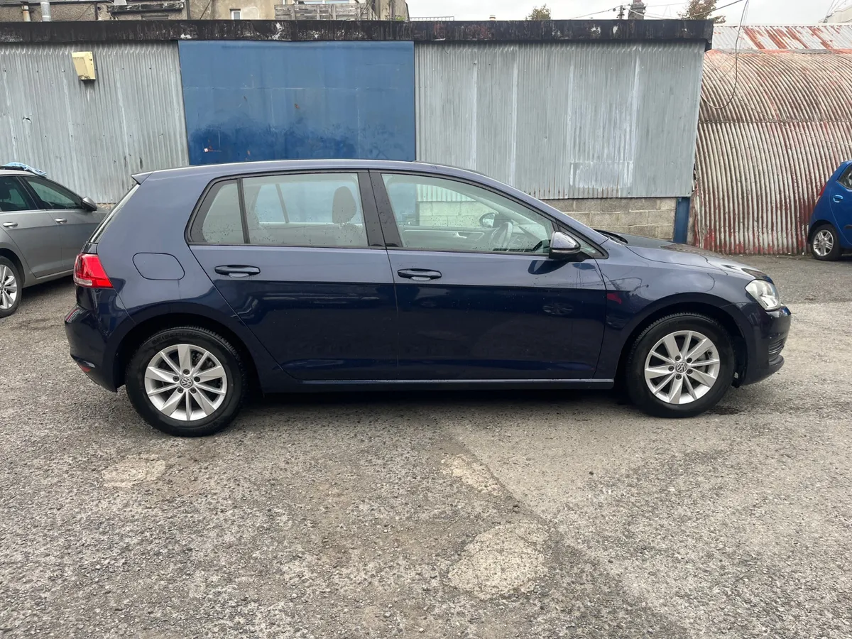 2016 VOLKSWAGEN GOLF, VERY CLEAN, LOW MILEAGE - Image 2