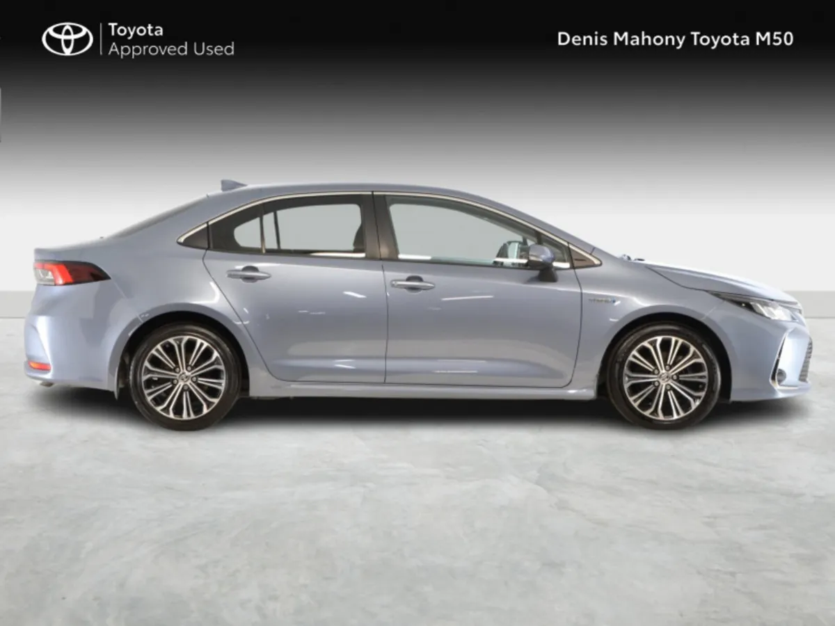 Toyota Corolla Hybrid Luna Sport Auto - Image 3