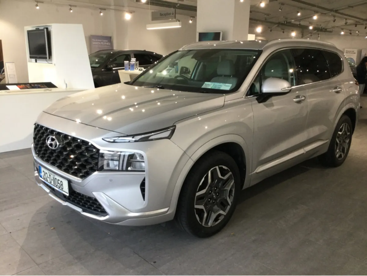Hyundai Santa Fe PLUG IN HYBRID - Image 3