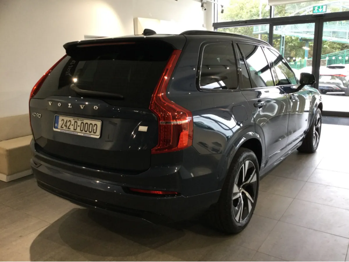Volvo XC90 T8 RECHARGE AWD PLUS - Panoramic Sunroo - Image 2