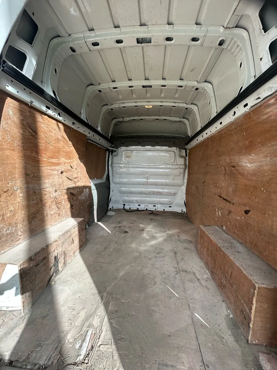 Renault Trafic 2.0 DCI - Image 4