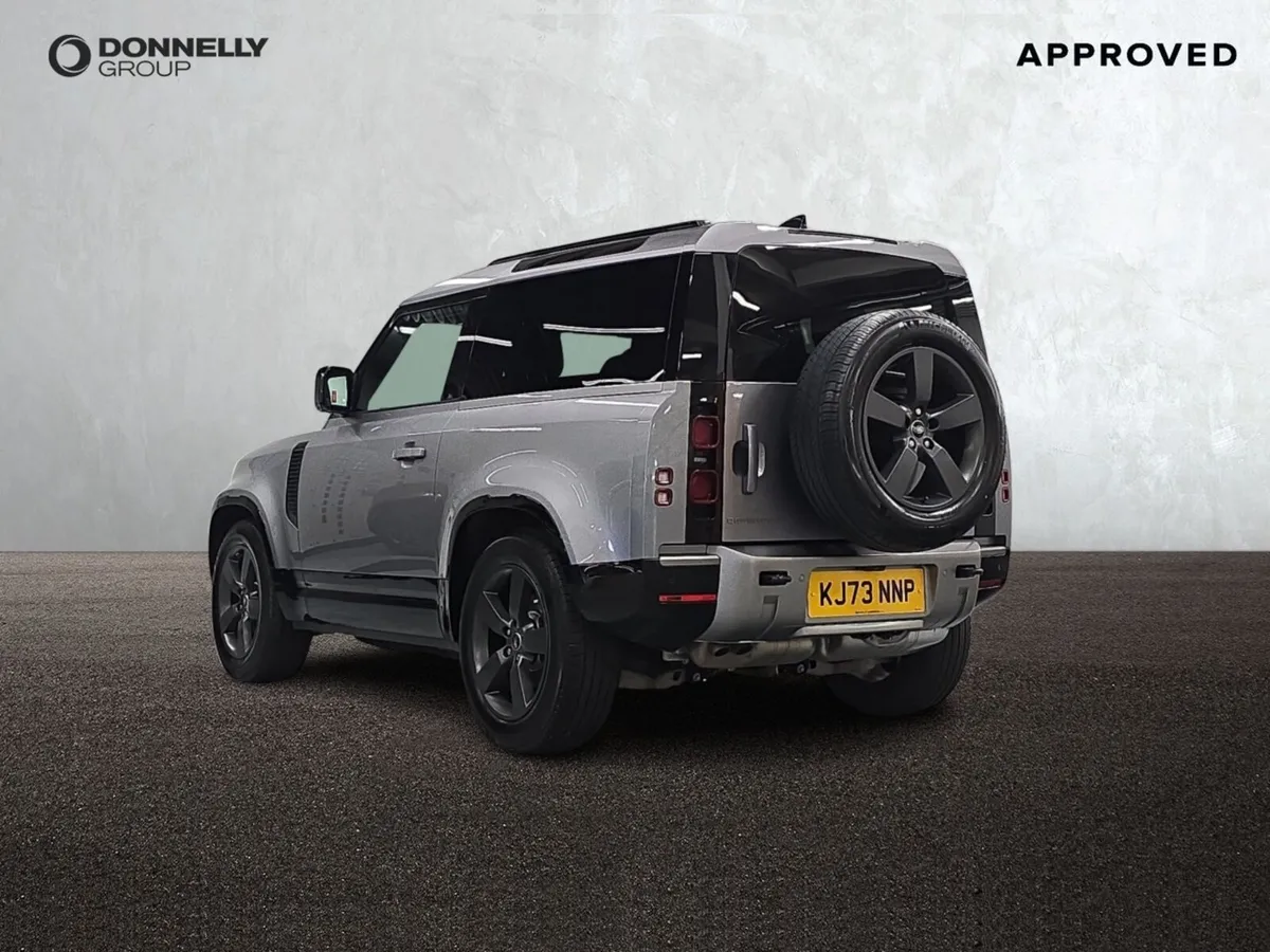 Land Rover Defender Diesel Estate X-Dynamic HSE - Image 2