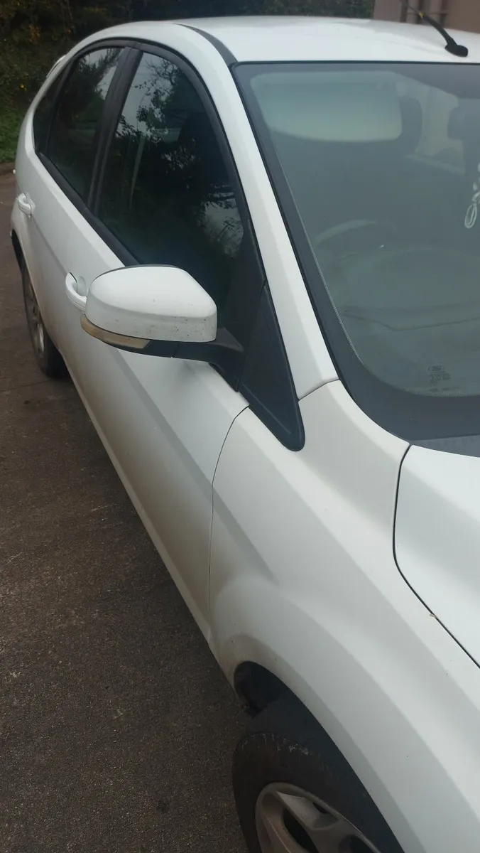 Ford Focus 2011 - Image 2