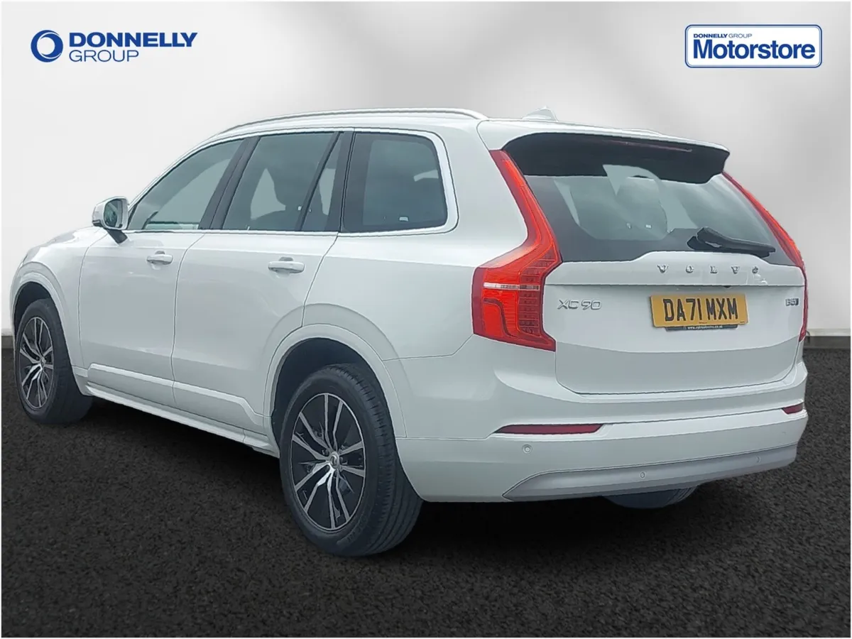 Volvo XC90 Diesel Estate Momentum - Image 2