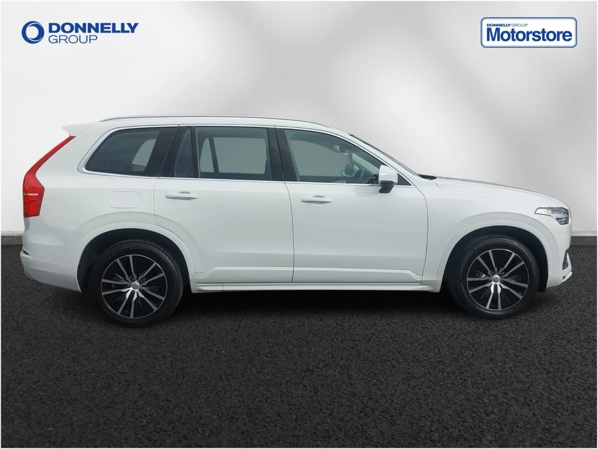 Volvo XC90 Diesel Estate Momentum - Image 3