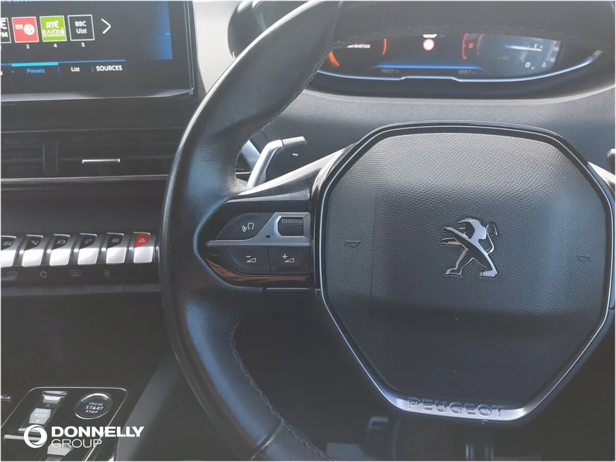 Peugeot 5008 Diesel Estate Allure Premium+ - Image 4