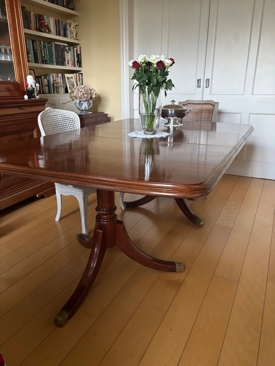 Regency style dining table - Image 1