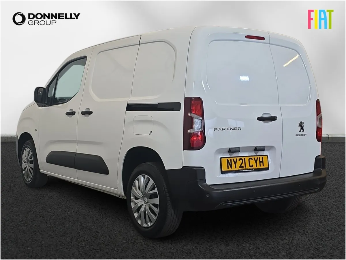 Peugeot Partner Standard Diesel Professional - Image 2