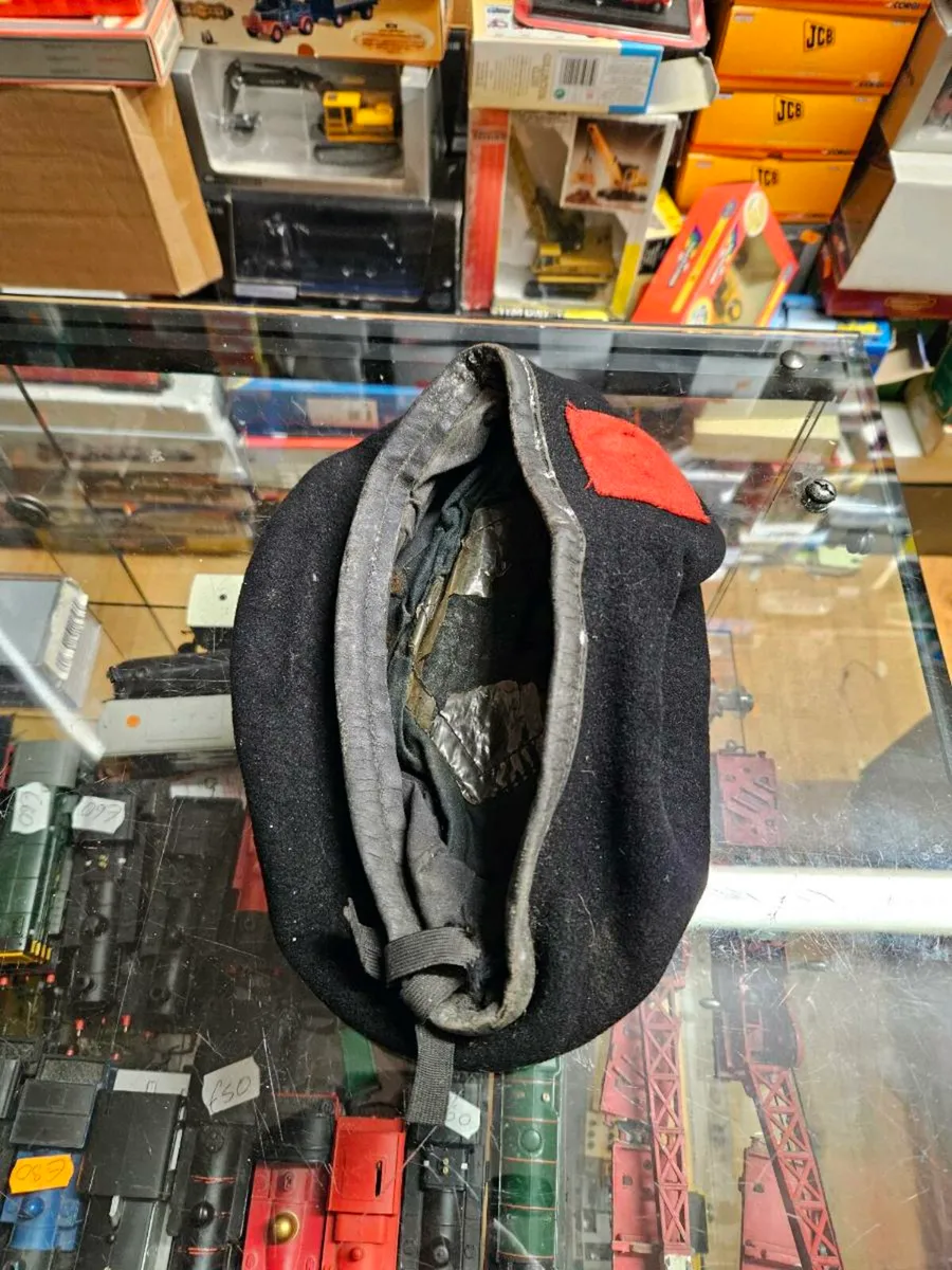 Vintage Irish Army Defence Forces Beret - Image 4