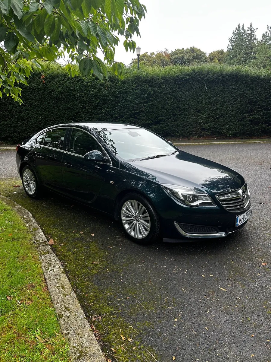 Opel insignia(Top spec)(NEW NCT) - Image 1