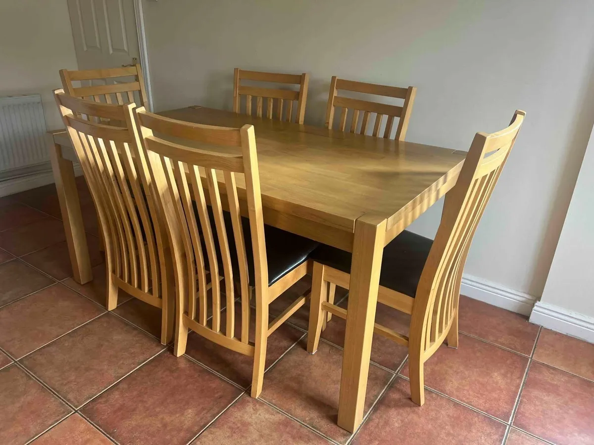 Dining table and chairs - Image 1