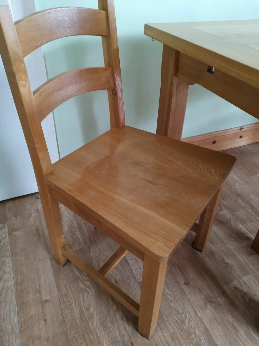 Dinning table / six chairs - Image 3