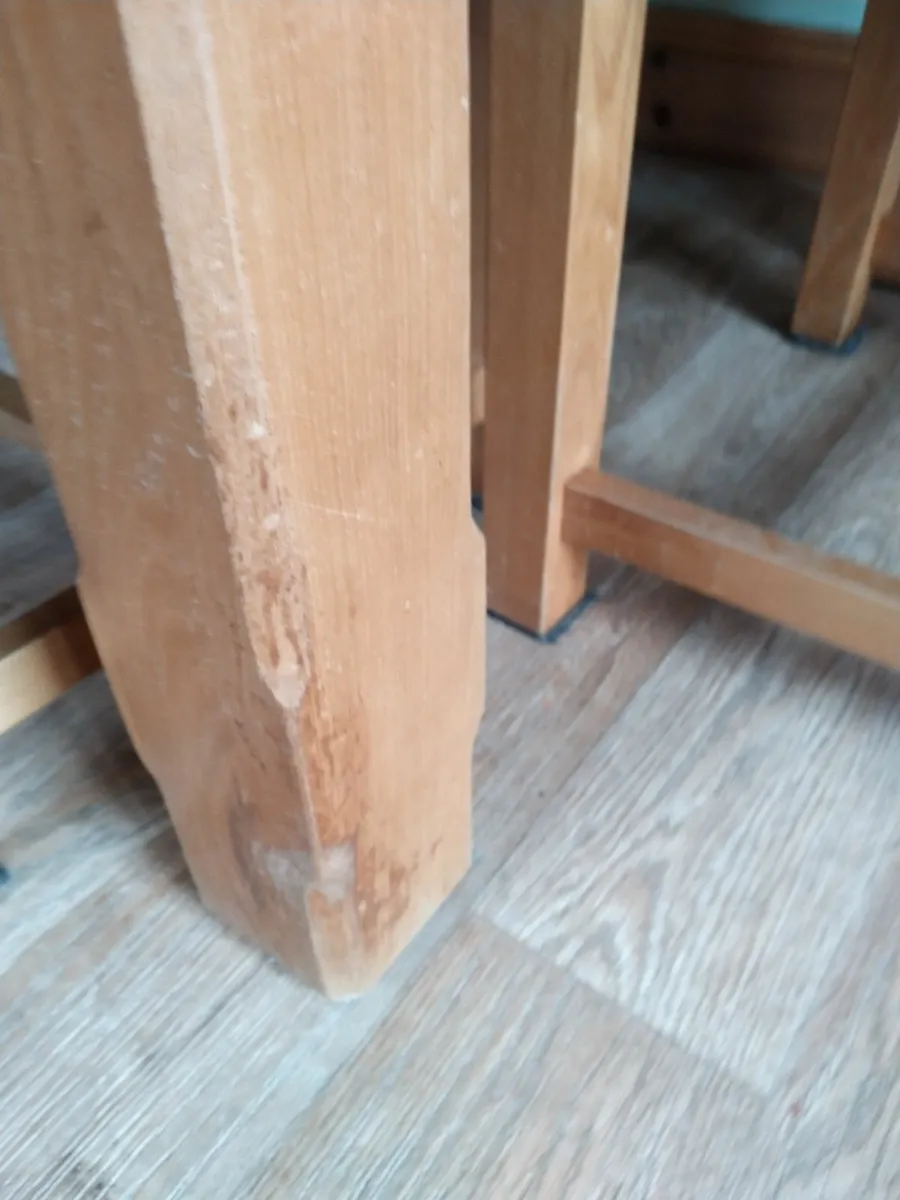 Dinning table / six chairs - Image 4