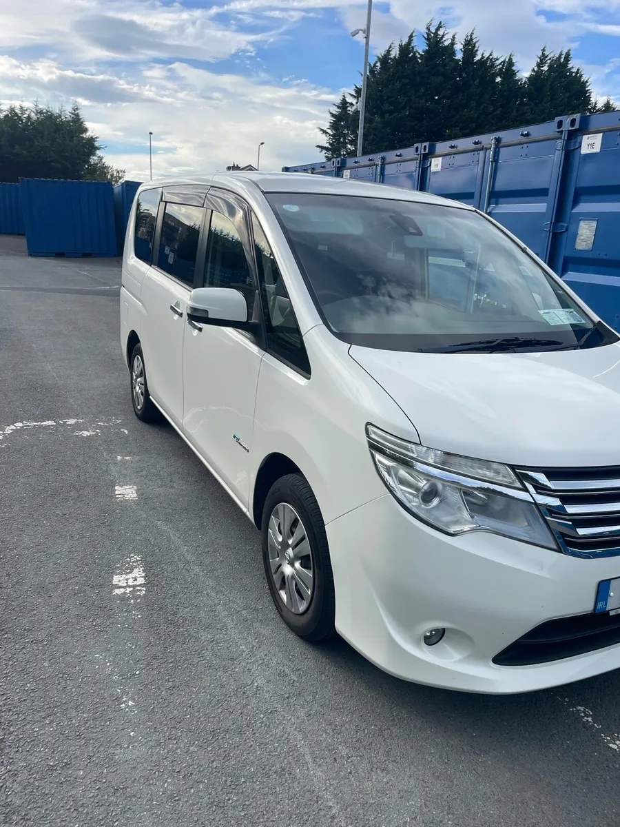 Nissan Serena - Image 2