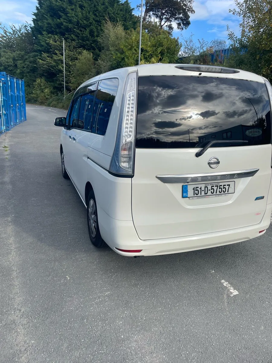Nissan Serena - Image 4