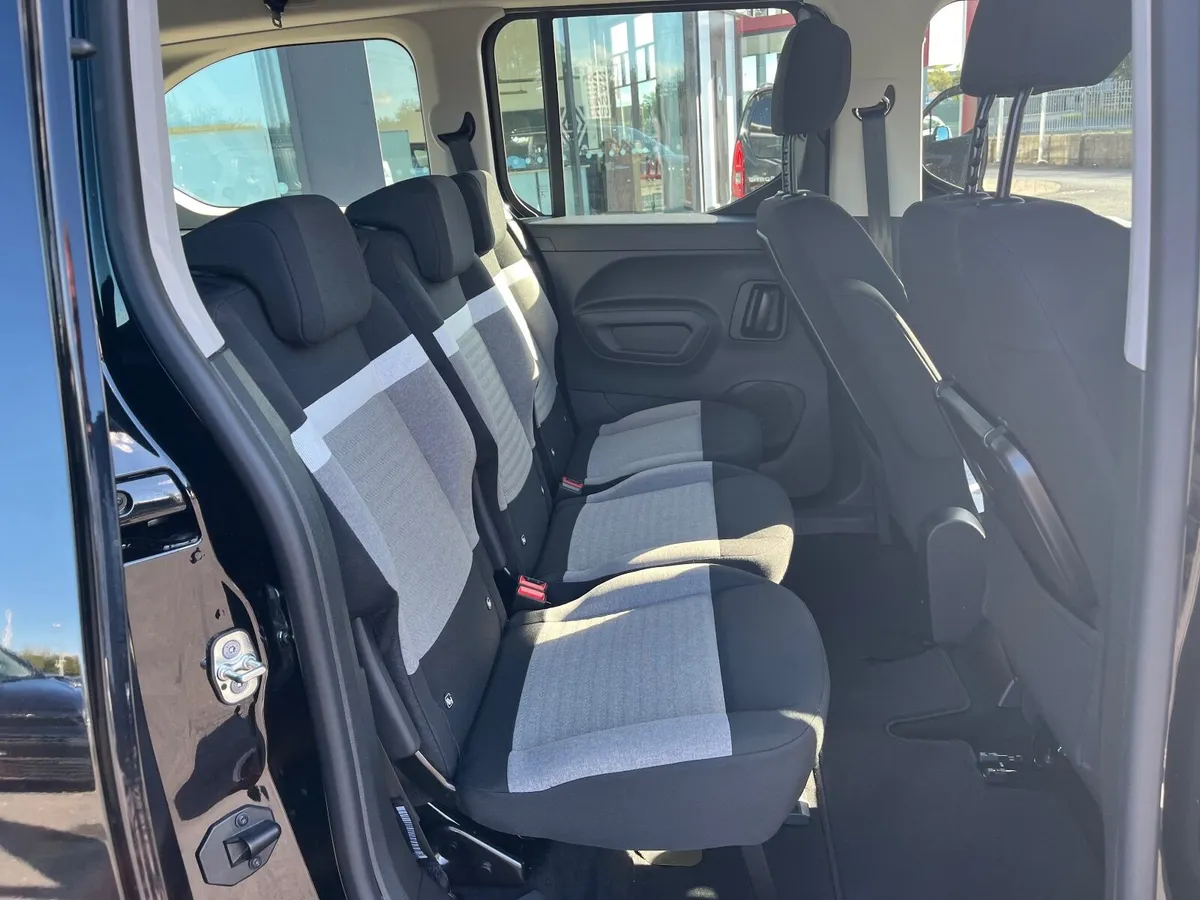 Citroen Berlingo 2023, Auto, 7 Seat, Taxi Spec - Image 3