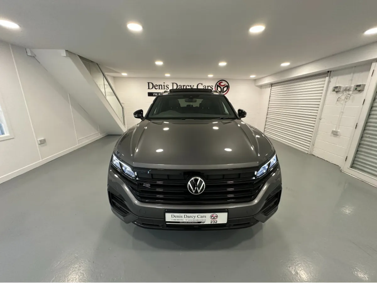 Volkswagen Touareg (232) TOUAREG R LINE BLACK EDIT - Image 4