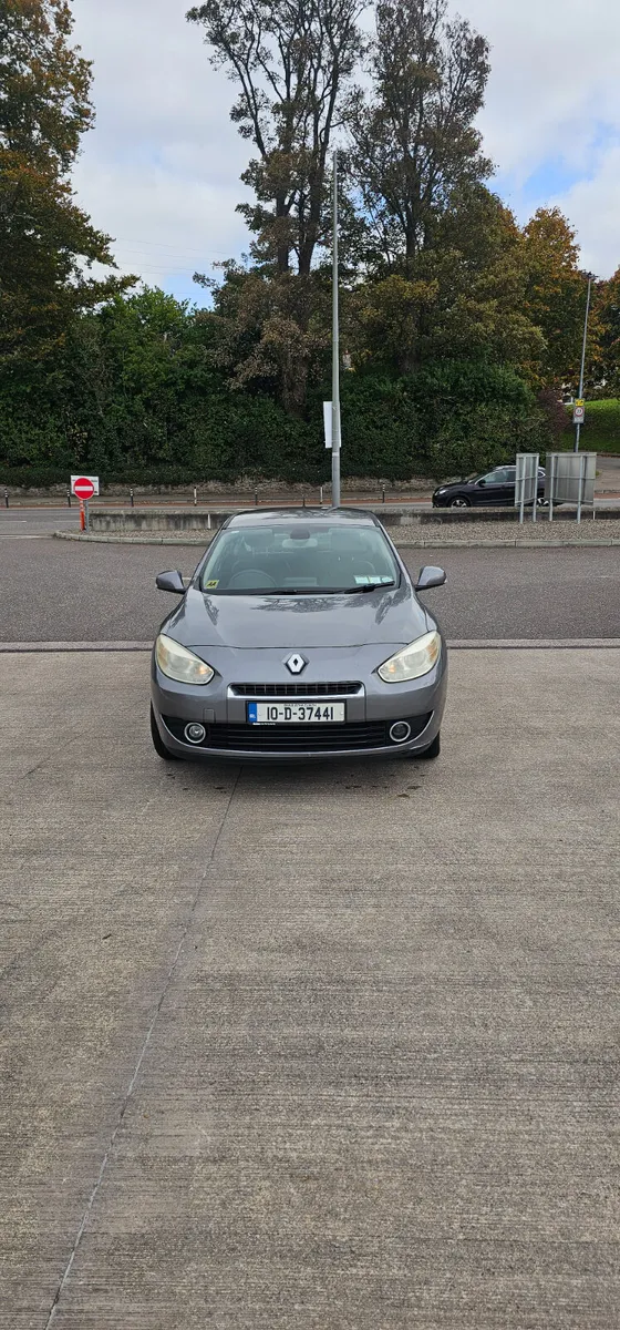 Renault Fluence 2010 High Spec Low miles - Image 3