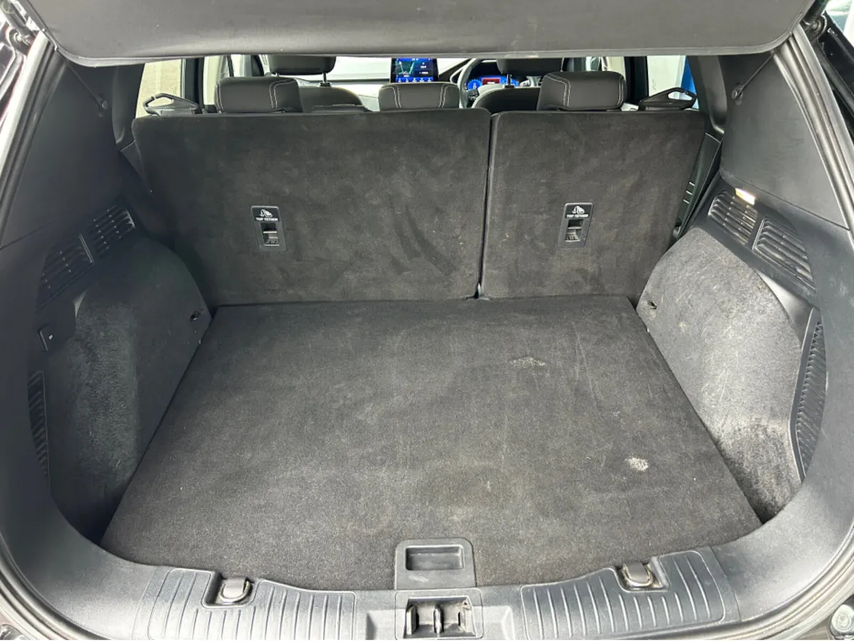 Ford Kuga TITANIUM 1.5 TD 120 S6.2 M6 F 4DR - Image 3