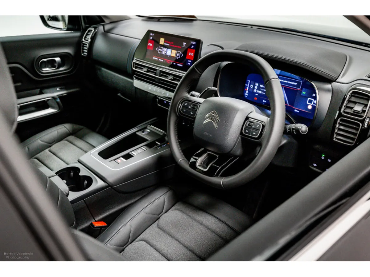 Citroen C5 Aircross Plus Pack 1.5 Diesel 130HP - Image 2