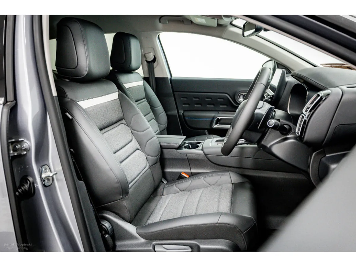 Citroen C5 Aircross Plus Pack 1.5 Diesel 130HP - Image 3