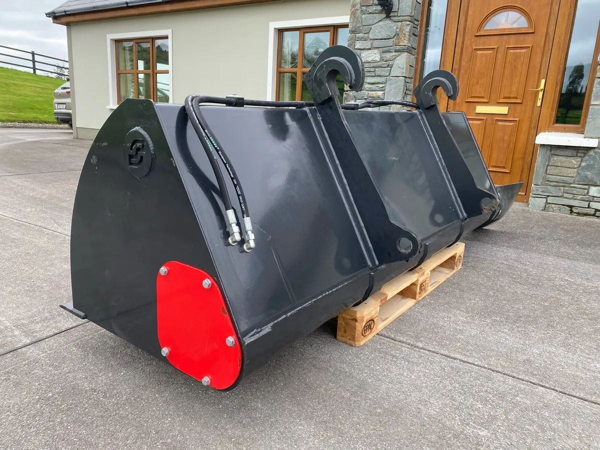 8 feet Meal Feeding/Beet chopping Bucket - Image 2