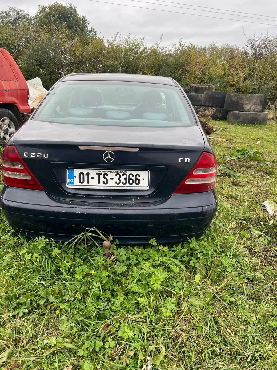 01 Mercedes C220 - Image 2