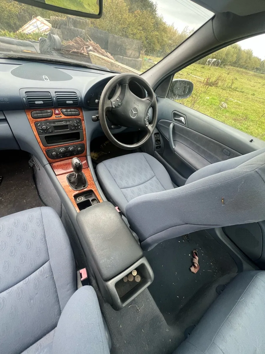 01 Mercedes C220 - Image 3