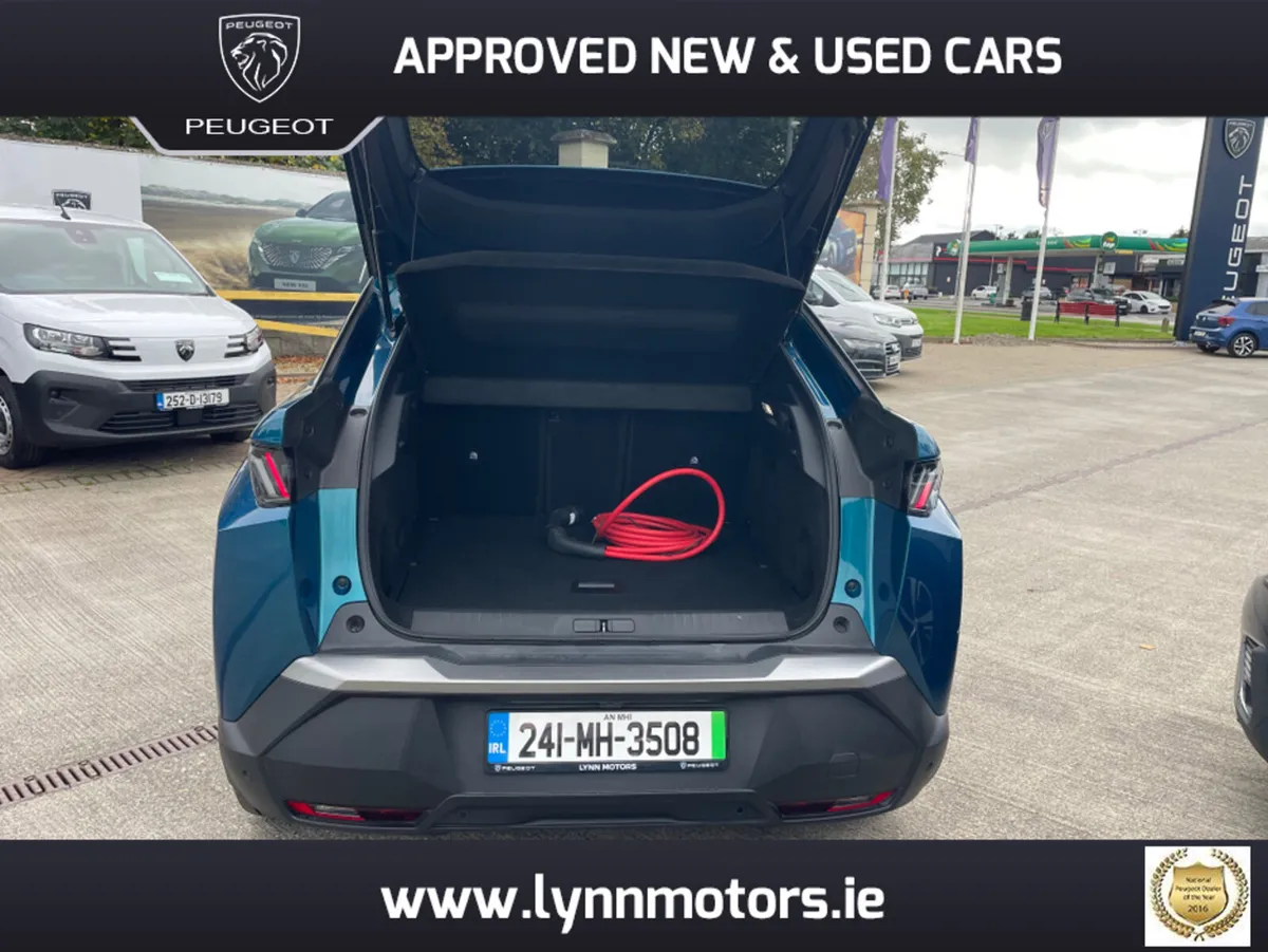 Peugeot 3008 ALLURE 73KWH 210BHP 4DR - Image 2