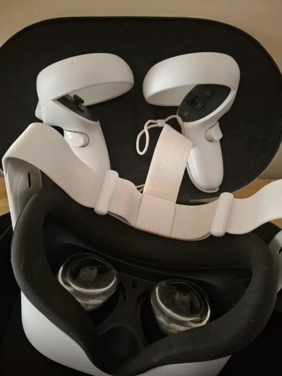 Oculus quest 2 - Image 3