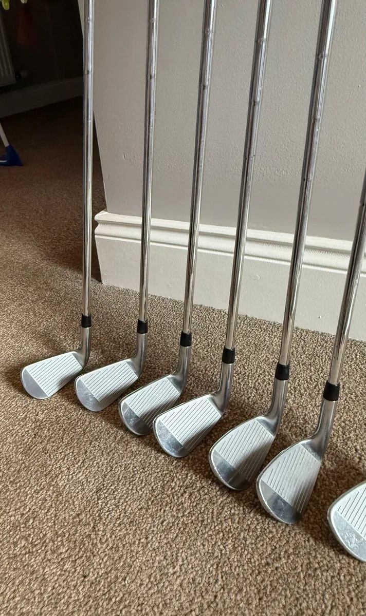 Titleist AP2 718 irons 4-PW - Image 2