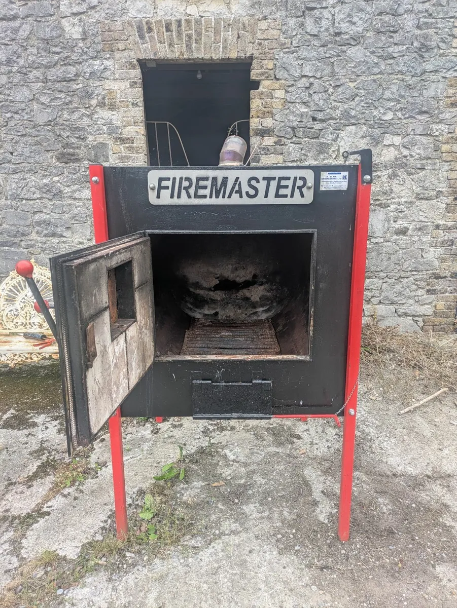 🔥 Firemaster 60kW Solid Fuel Heater – Like New 🔥 - Image 2