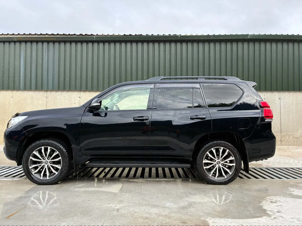 Toyota Land Cruiser 2022 - Image 3
