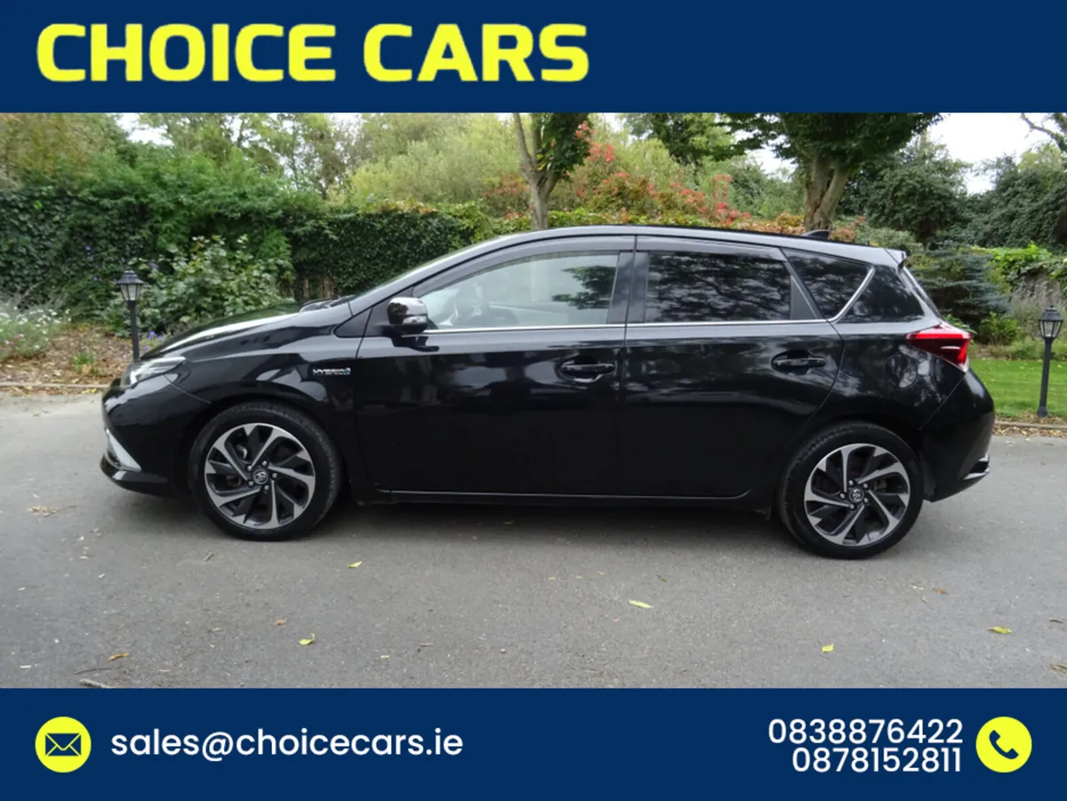 Toyota Auris 1.8  AUTO HYBRID FULL LEATHER SEATS - Image 3