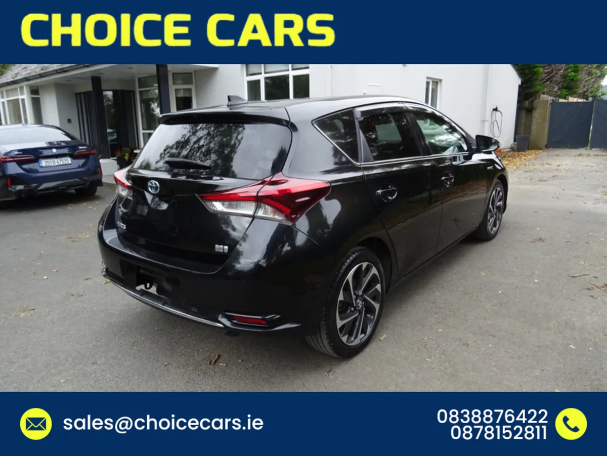 Toyota Auris 1.8  AUTO HYBRID FULL LEATHER SEATS - Image 4