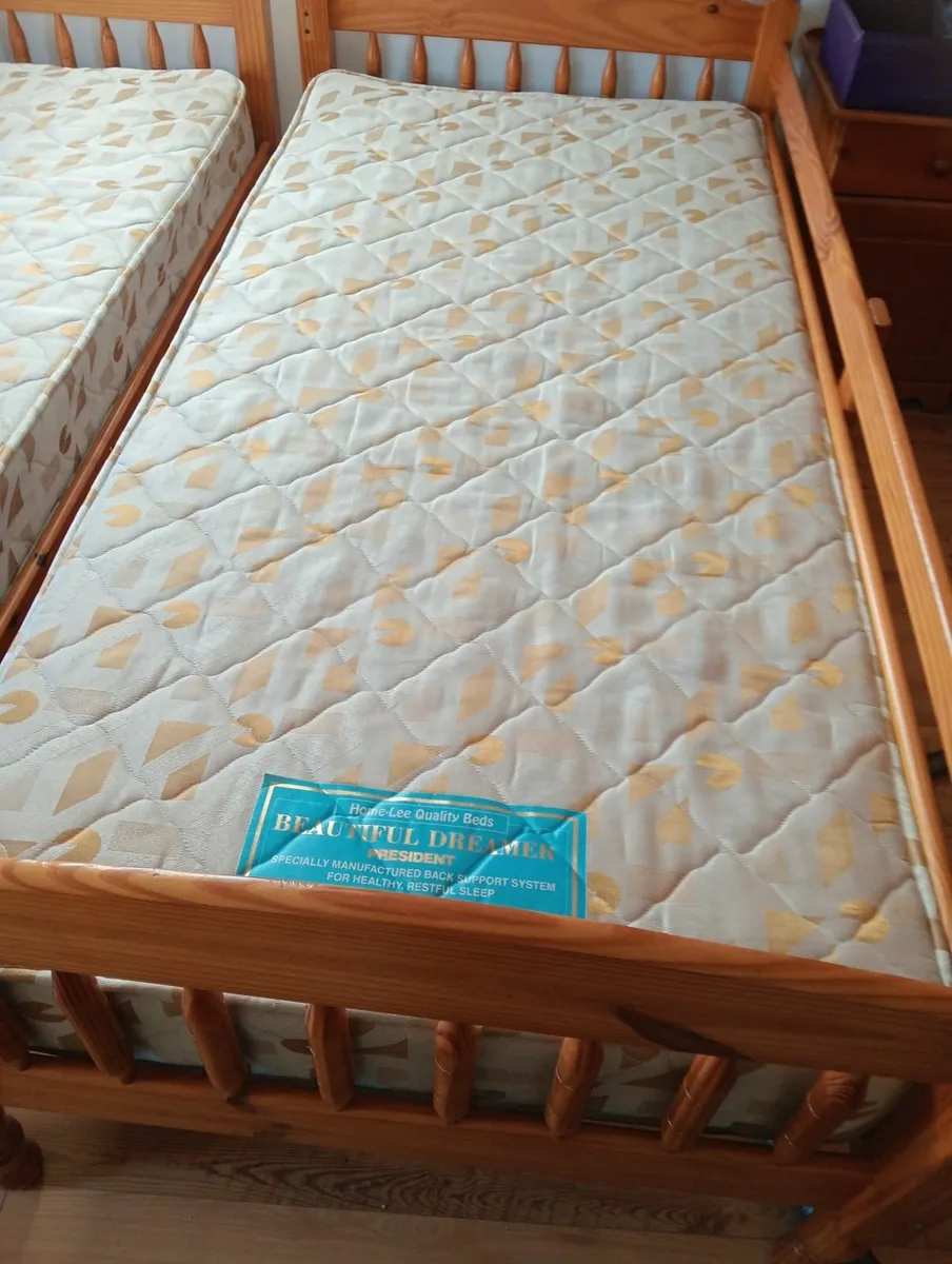 Pine bunk beds, excellent condition - Image 2
