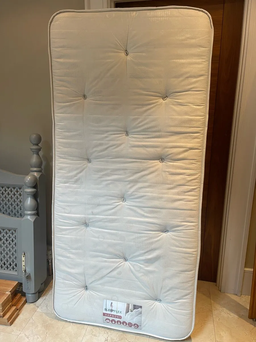 Like New - Very Comfortable Single Mattress - Image 1