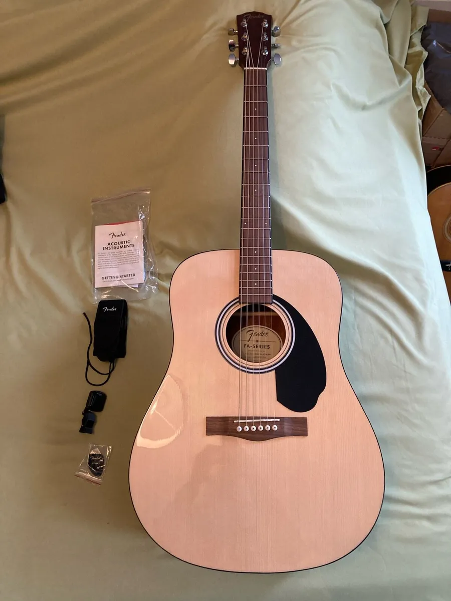 Fender FA-115 Acoustic Dreadnought Pack V2 - Image 3