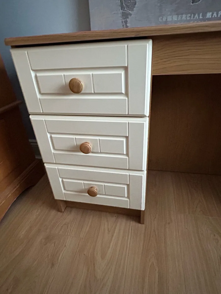 Dressing table - Image 2